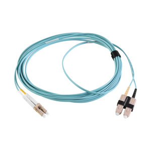 Jumper de Fibra ?ptica Multimodo 50/125 XGLO OM3, LC-SC Duplex, OFNR, Color Aqua, 3 Metros (9.84 Pies)