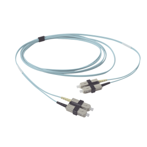 Jumper de Fibra ?ptica Multimodo 50/125 OM3 XGLO, SC-SC Duplex, OFNR, Color Aqua, 2 Metros (6.56 Pies)