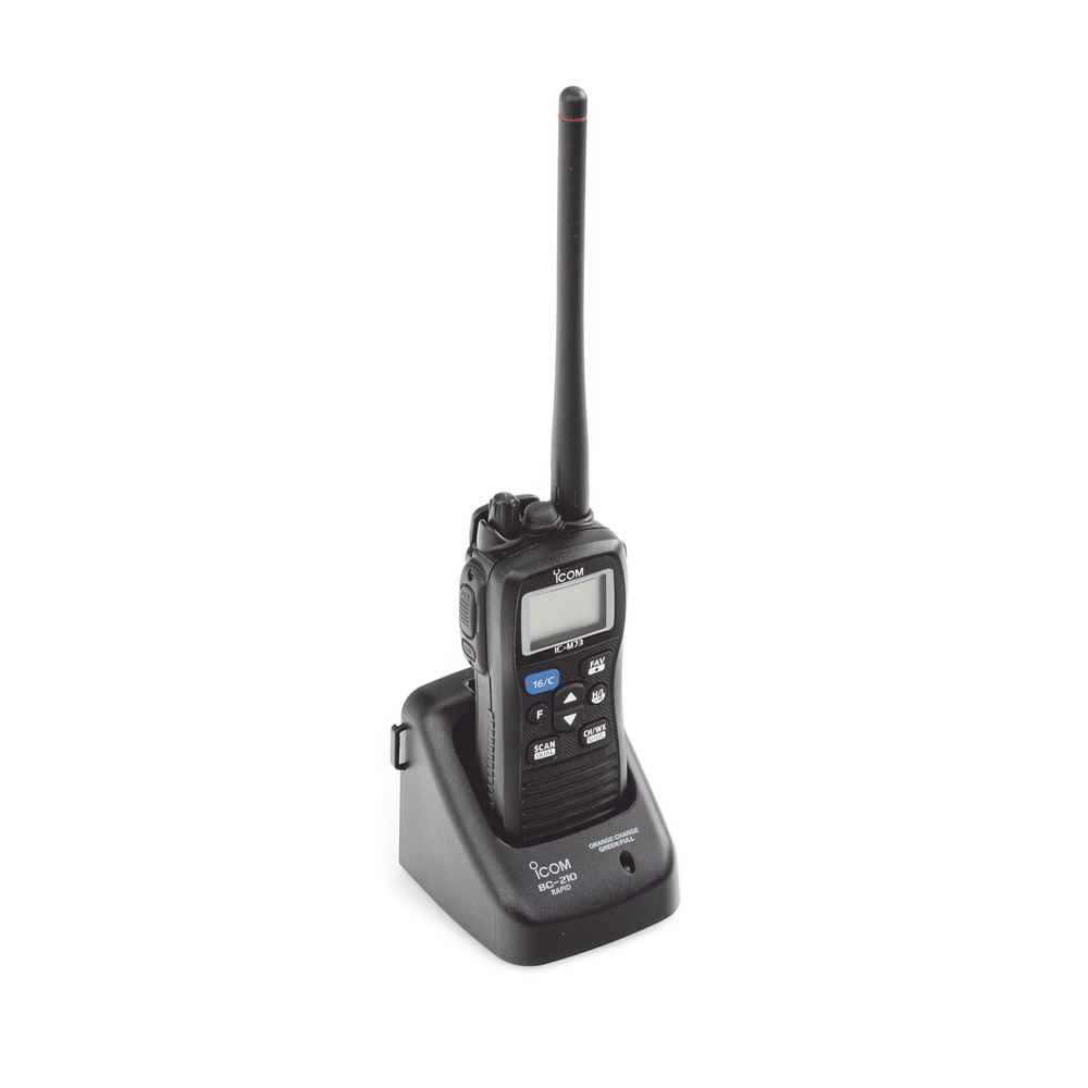 Radio portátil marino, 6 W de potencia RF, sumergible IPX8, 700mW de potencia de audio, rango de frecuencia Tx:156.025-157.425MHz, Rx:156.050-163.275MHz. Incluye Batería, antena, clip, cargador, cable de encendedor y correa. - Image 4