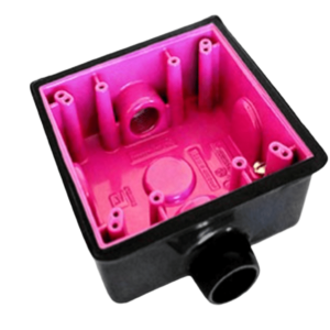 Caja Cuadrada de 3/4" / Con Recubrimiento exterior de PVC e Interior Purpura.